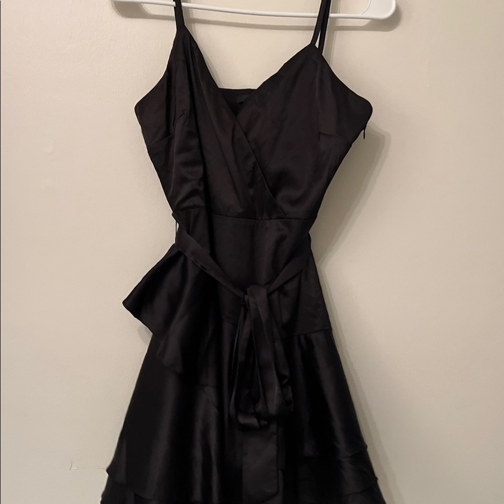 Dress very good condition, used only 1 time, clean, Color Black, size M